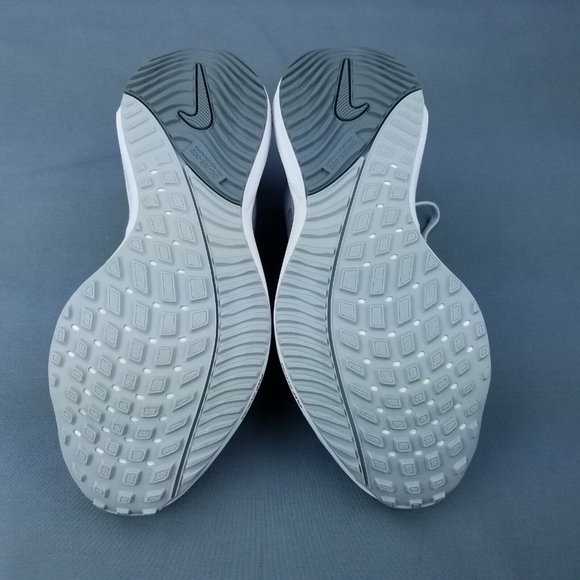 Nike Air Zoom Vomero 15 Women's Running Shoes CU1856 002 Gray White Sizes 6-10.5 - Picture 8 of 9